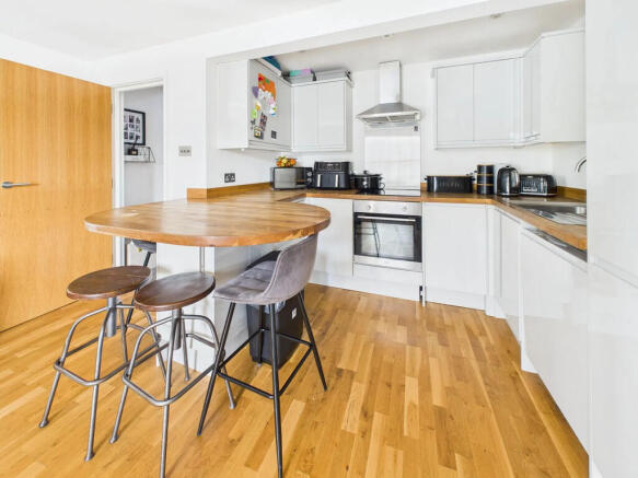 CAM05201G0-PR0173...