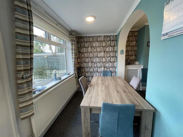 Dining Area: