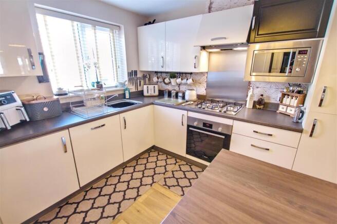 Kitchen (3).jpg