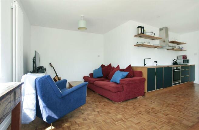 Lounge/Kitchen