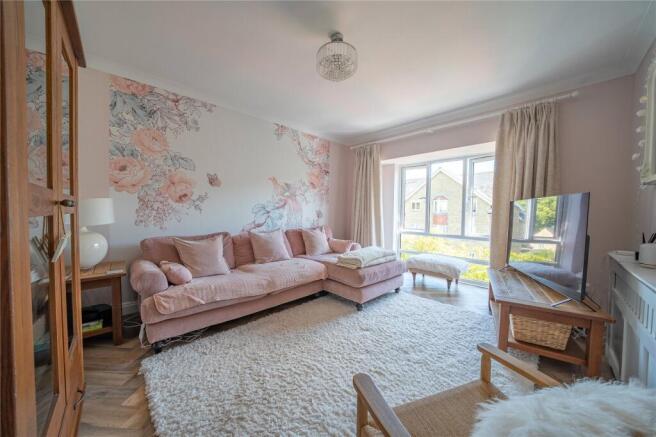2 bed Apartment for sale Image 2