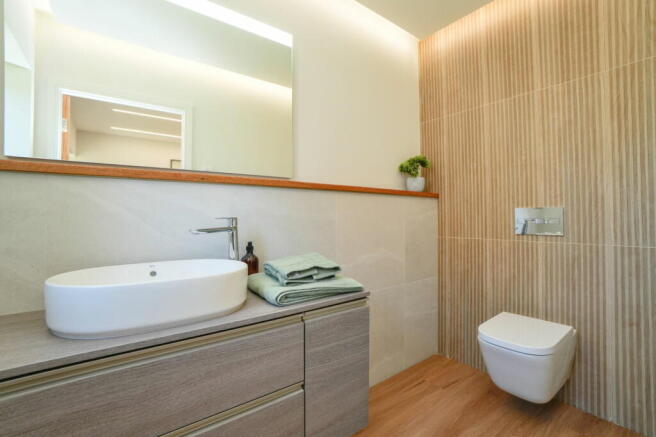 4 bed Detached for sale Image 4