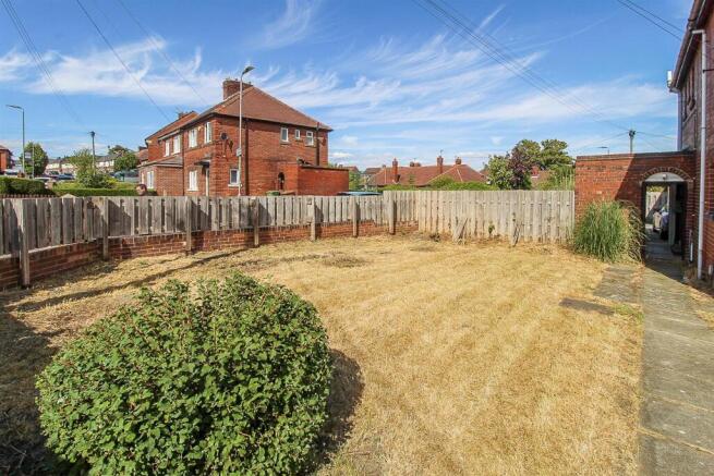 3 bed Semi-Detached for sale Image 11
