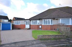 52, Blundell Avenue, Horley RH6 8AY