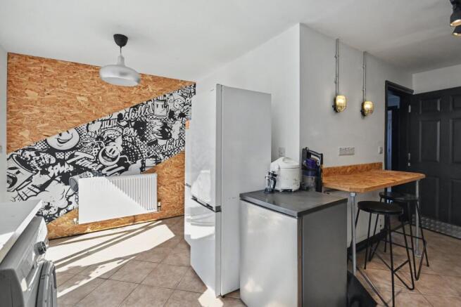 41 Royal Crescent, Exeter, EX2 7QT