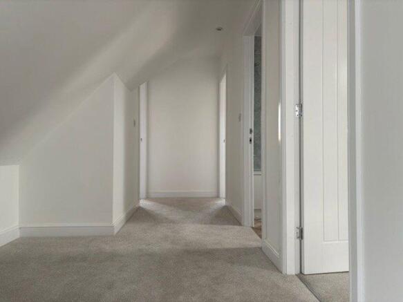 3 bed Detached to rent Image 9