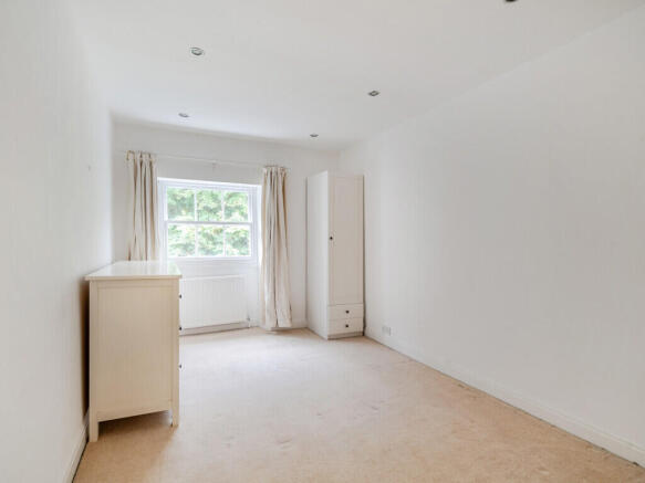 1 bed Apartment for sale Image 6