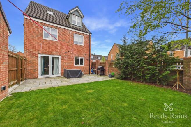 4 bed Detached for sale Image 6