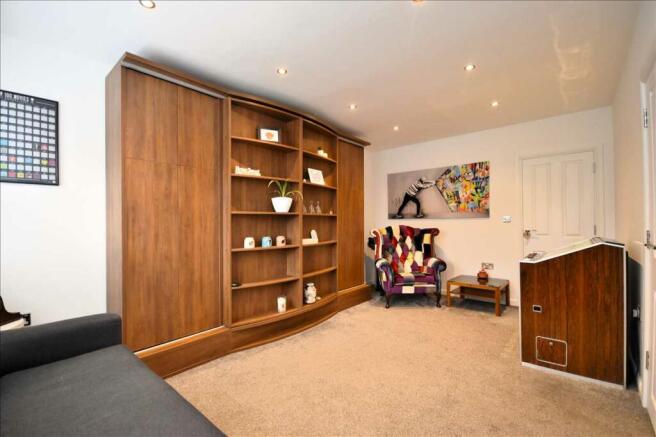 Sitting Room/Bedroom