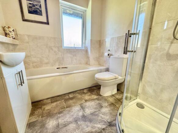 Bathroom suite