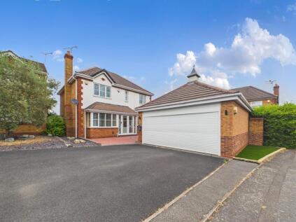 Middlefield Drive, Binley, Coventry * BEAUTIFUL THROUGHOUT *