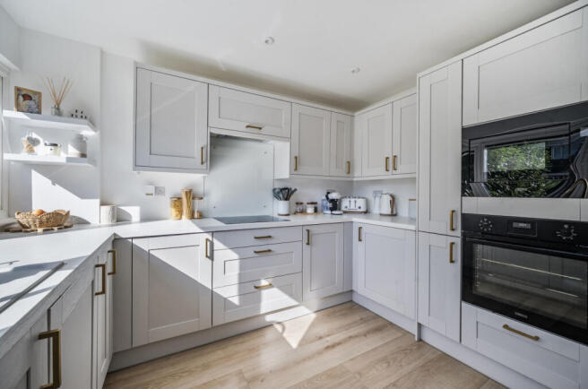 1361243-19-68dbba...