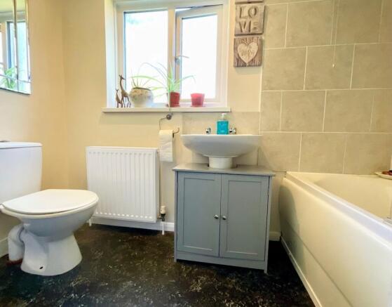 3 bed Semi-Detached for sale Image 10