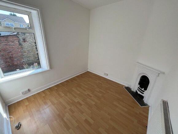 2 bed Terraced to rent Image 7