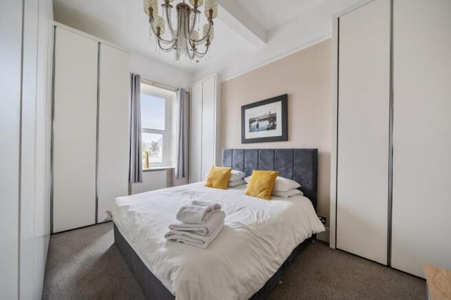 2 bed Flat to rent Image 10