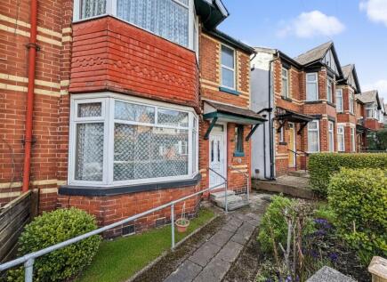 Sedgley Avenue, Prestwich, M25