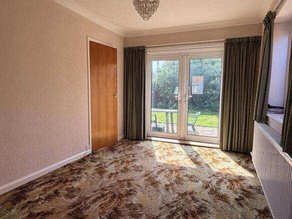 4 bed Detached Bungalow for sale Image 5