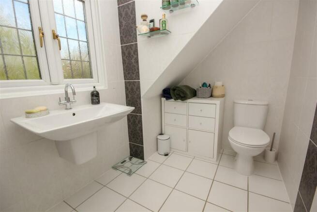 Ensuite1.jpg