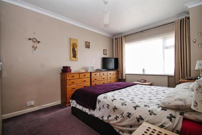 Bedroom 1.jpeg