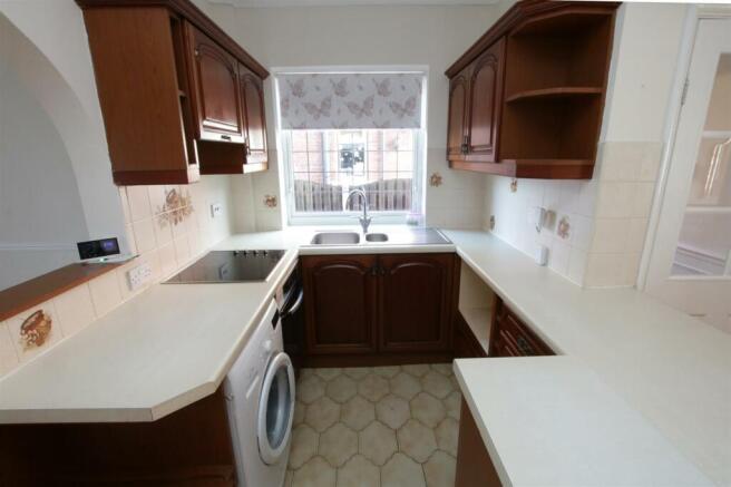 FITTED KITCHEN
