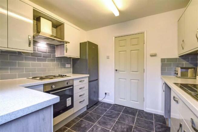 Kitchen (Alternative View)