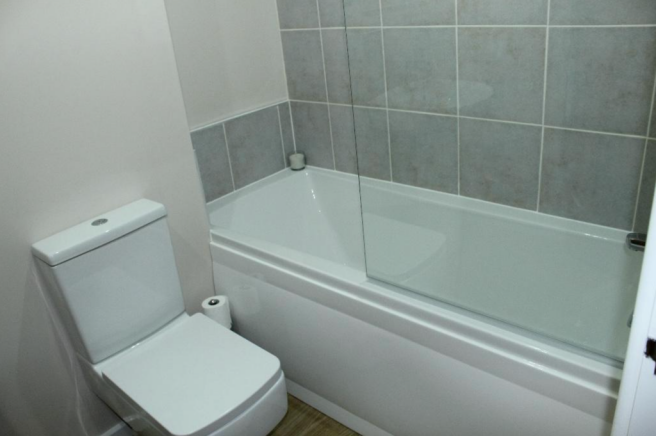 2 bed Apartment to rent Image 6