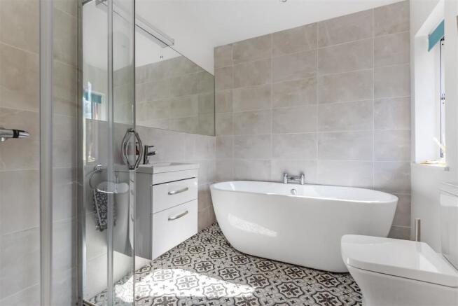 Family bathroom.jpg