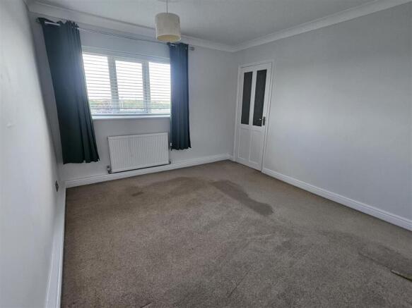2 bed Town House to rent Image 6