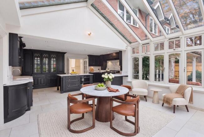 Epsom Road, West Horsley, Leatherhead, Surrey, KT24 photo 4