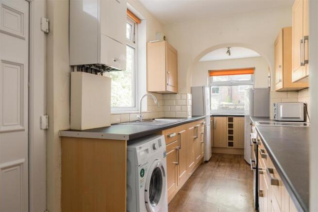 4 bed House for sale Image 9