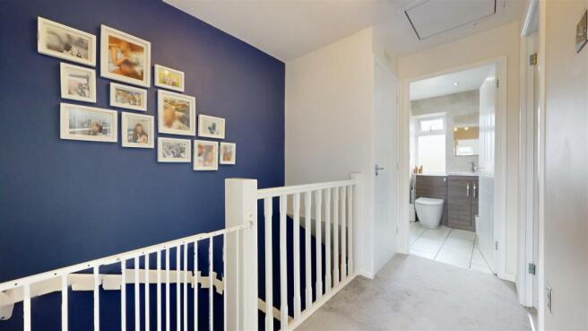 FIRST FLOOR LANDING