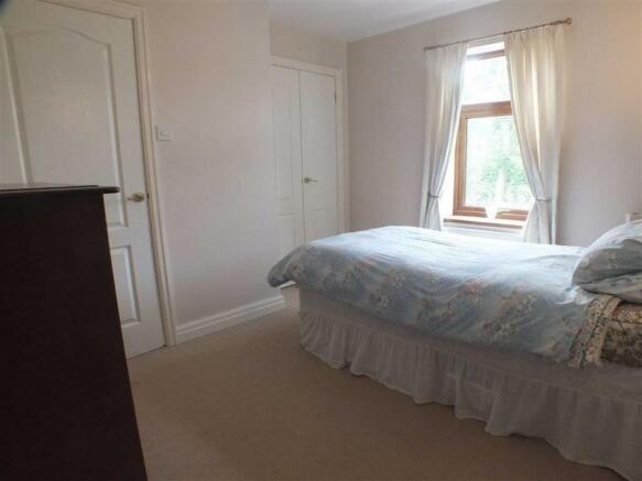 Guest Bedroom (4)