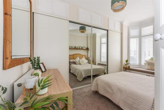 Downstairs bedroom.jpg