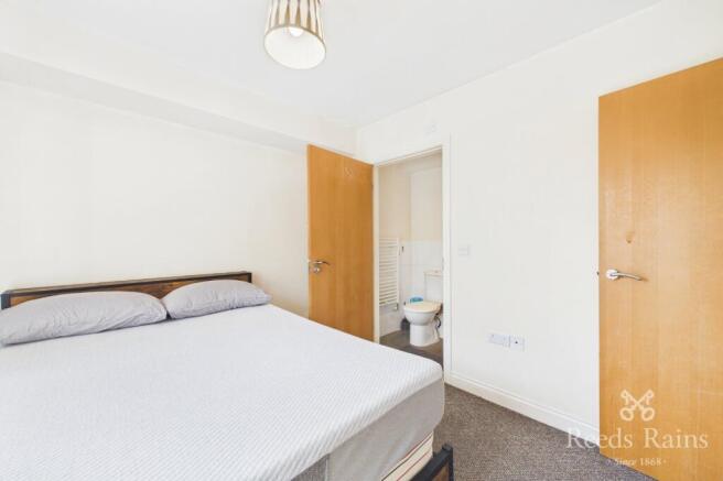 2 bed Apartment to rent Image 6