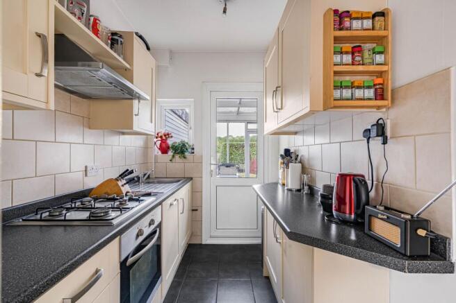Caenwood Road, Ashtead, KT21 photo 4
