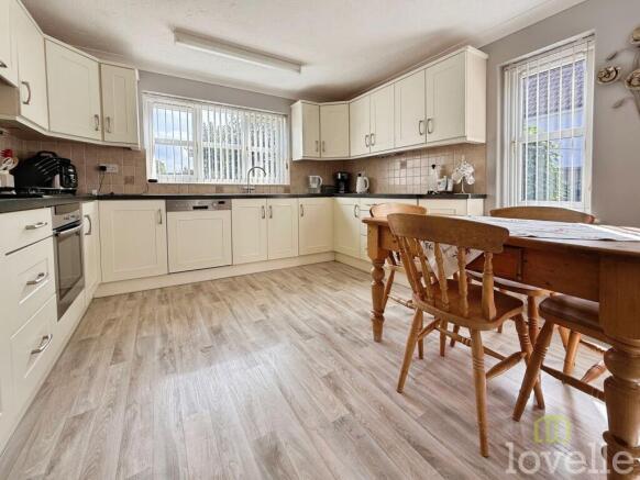 Kitchen/Breakfast