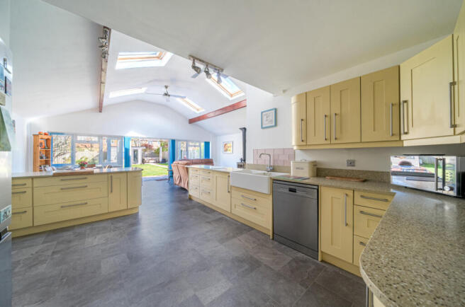 1437717-17-69d524...