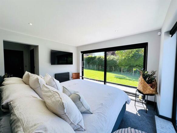 Master bedroom.jpg
