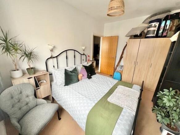 2 bed Apartment to rent Image 8