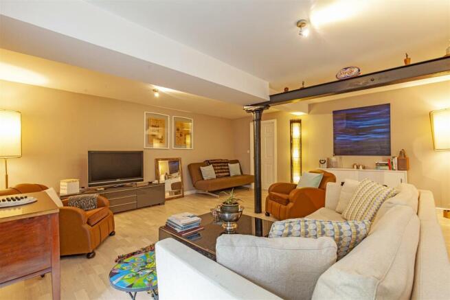 Family Room-5.jpg