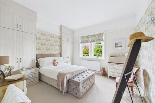 2 bed Apartment for sale Image 7