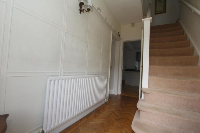 4 bed Semi-Detached to rent Image 8