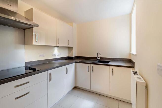 2 bed Apartment for sale Image 6