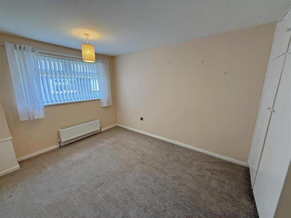 Bedroom 1.jpg