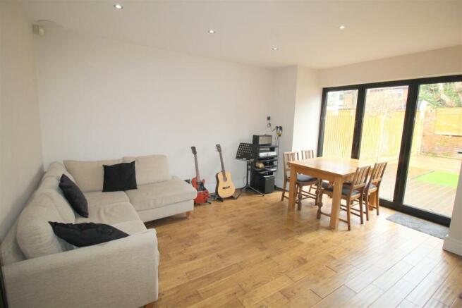 Open Plan Living/Dining Kitchen