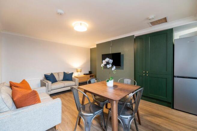 113SR - Living Room