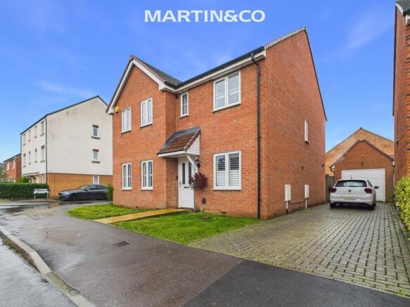 4-bed detached on Duffet Drive, Winnersh, £650,000