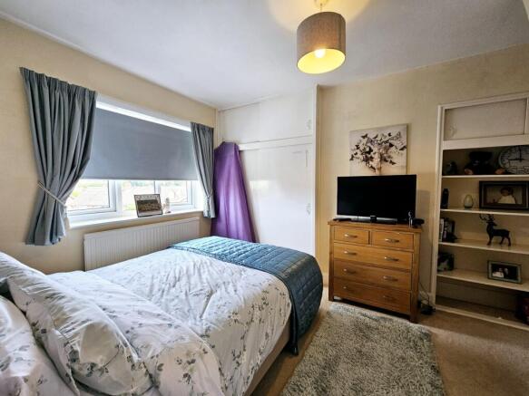 4 bed Semi-Detached for sale Image 10