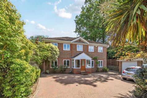 Rosslyn Park, Weybridge, KT13