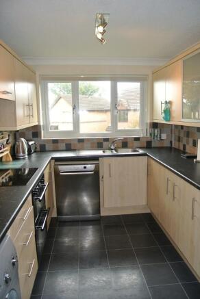 MODERN KITCHEN